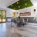 Serenity Luxusní S Vířivkou A Zahradou U Prahy Vila