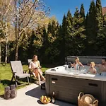 Serenity Luxusni S Virivkou A Zahradou U Prahy Prag
