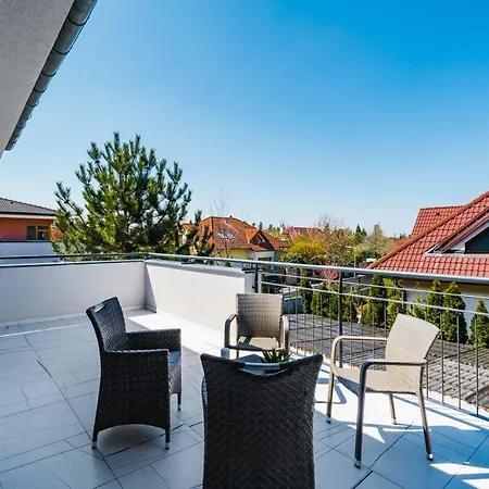 Serenity With Garden Jacuzzi Prag