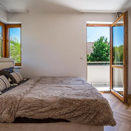 Serenity With Garden Jacuzzi Villa *