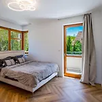 Vila Serenity Luxusní S Vířivkou A Zahradou U Prahy Praha